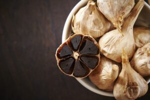 خواص سیر سیاه: تأثیر سیر سیاه بر سلامتی، لاغری و تقویت ایمنی