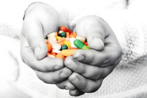 مکمل‌ های ضروری برای کودکان کدامند؟ + علائم کمبود زینک