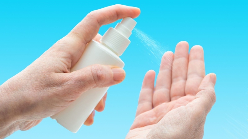 اسپری های ضدعفونی کننده و آسیب به ریه؛ آیا این عادت رایج برای سلامت تنفس خطرناک است؟