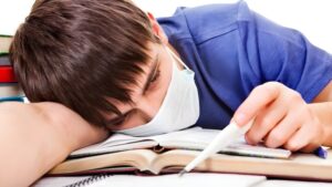 دانش آموزان مبتلا به آنفلوآنزا و سرماخوردگی چه زمانی باید به مدرسه برگردند؟